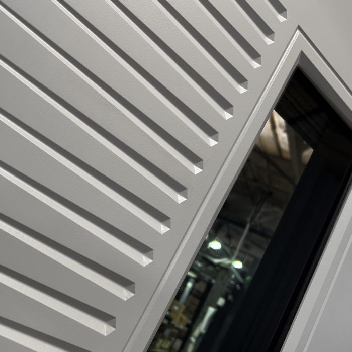 Входная дверь Лабиринт Фрост 7024 со стеклопакетом