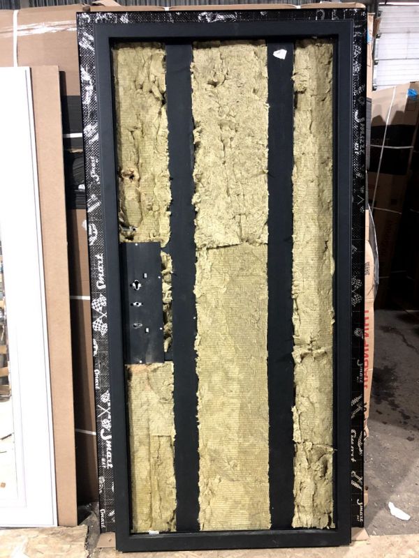 Входная дверь Лабиринт LEOLAB 05 – Ясень светлый