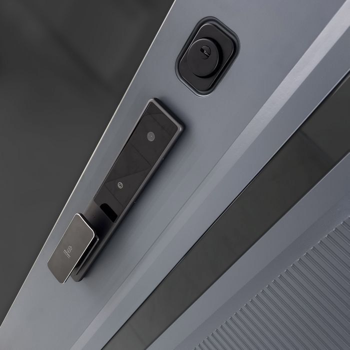 Входная дверь Лабиринт Пиано Смарт 2.0 - с зеркалом Панорама Белый софт